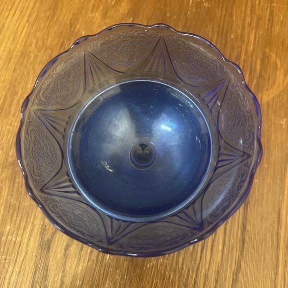 Hazel-Atlas Royal Lace Cobalt Blue Depression Glass Sherbet Dish with Metal Base - Picture 4 of 5
